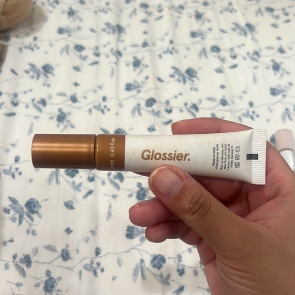 GLOSSIER BUNDLE - Picture 2 of 7